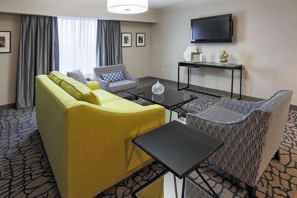 Hilton Garden Inn Addison Eksteriør bilde