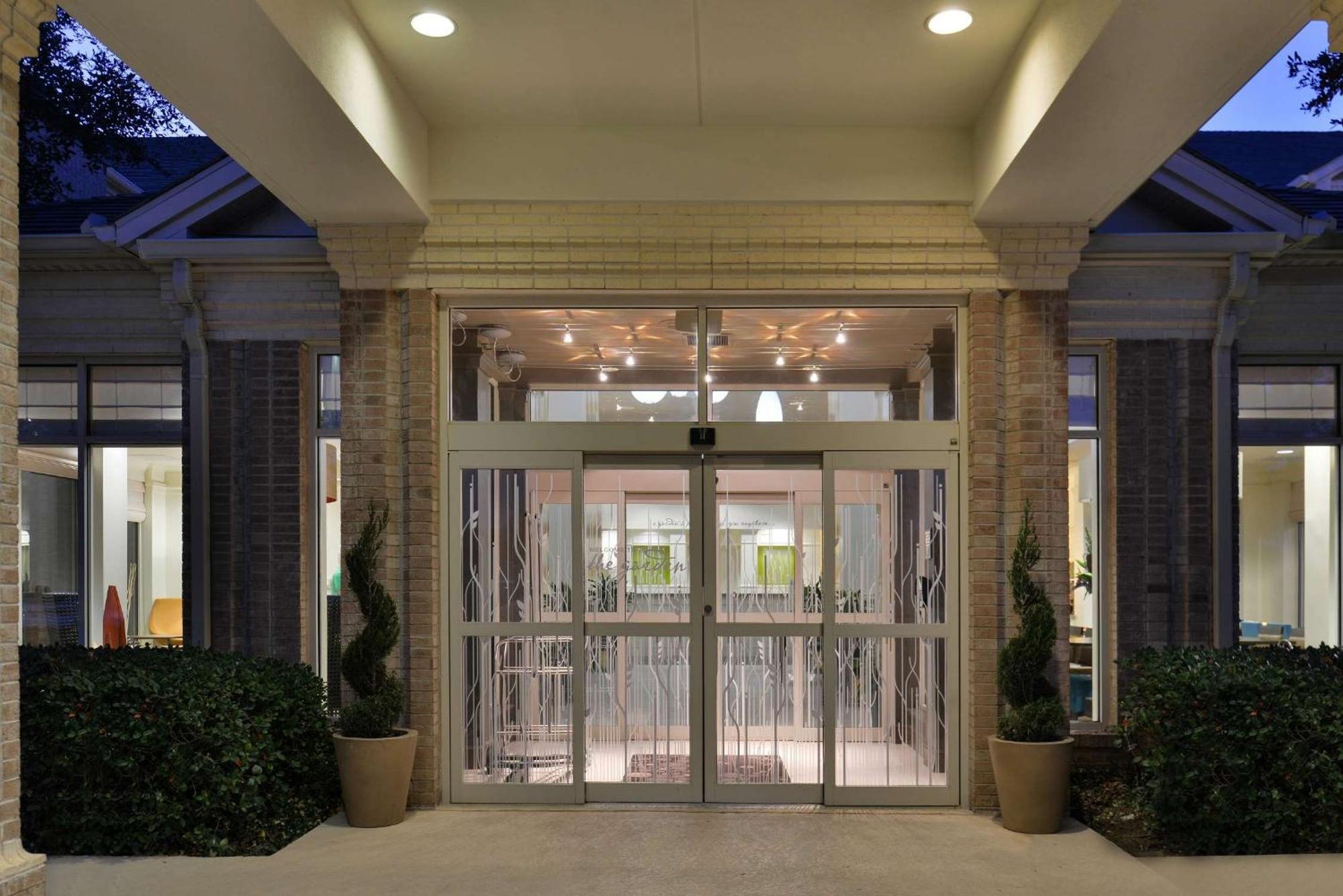 Hilton Garden Inn Addison Eksteriør bilde
