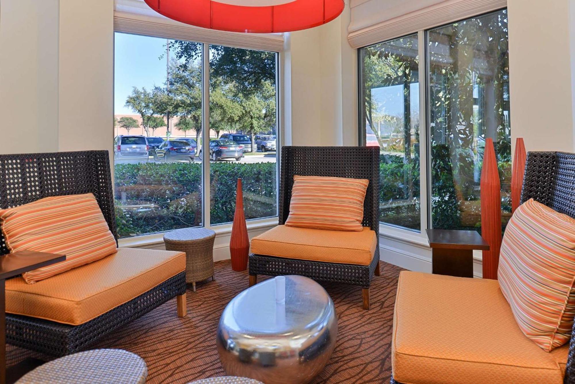 Hilton Garden Inn Addison Eksteriør bilde