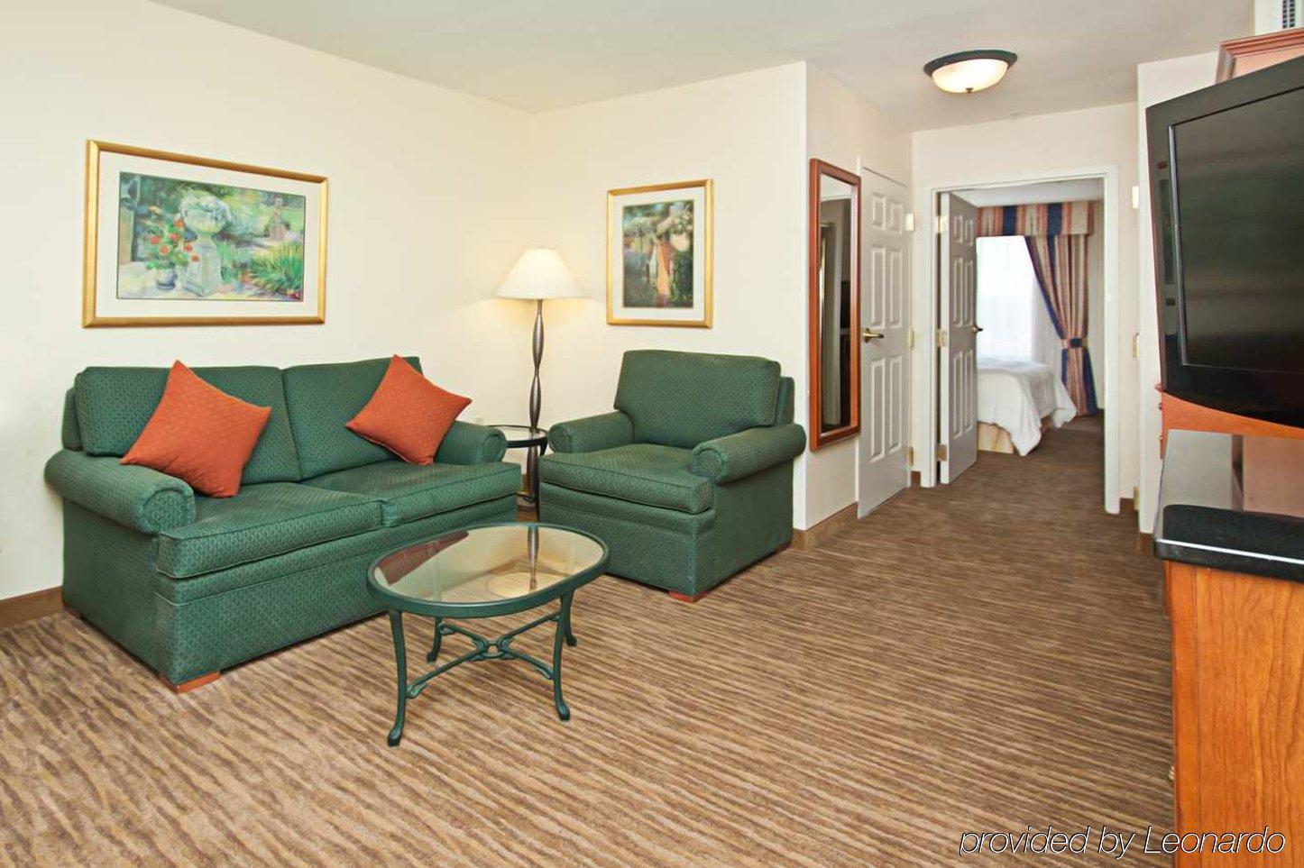 Hilton Garden Inn Addison Rom bilde